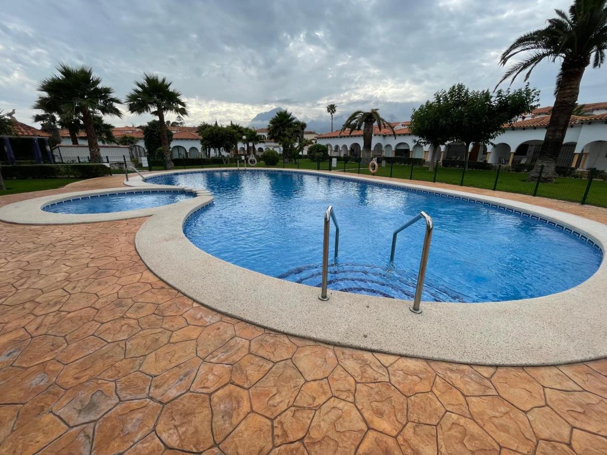 Bungalow Para 6 Pax A 7 Minutos De Playa Albir L'Alfas del Pi Bagian luar foto